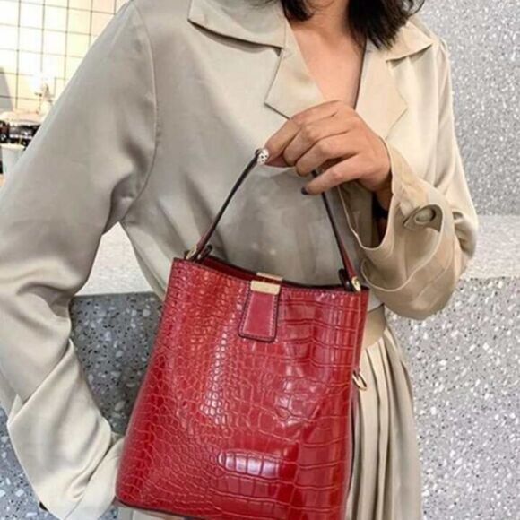 Red Leather Patterned Purse, Tote, Handbag, Shoulder Bag - Picture 5 of 9